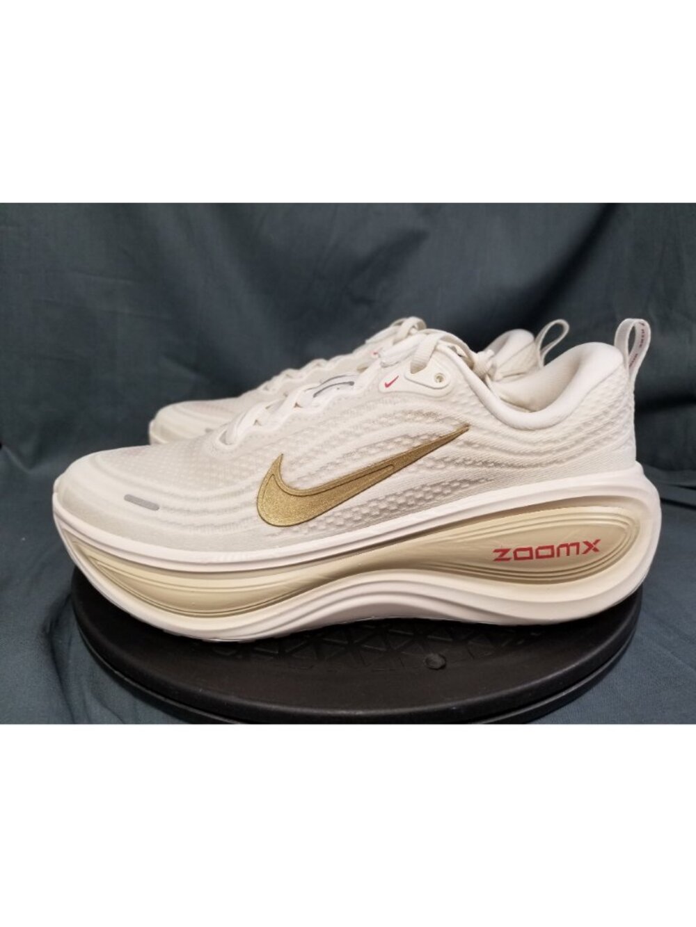 Nike Vomero Plus Sail Light Khaki Gold HV8154 109 Women's Size 9 NEW NO BOX ! - Picture 5 of 11